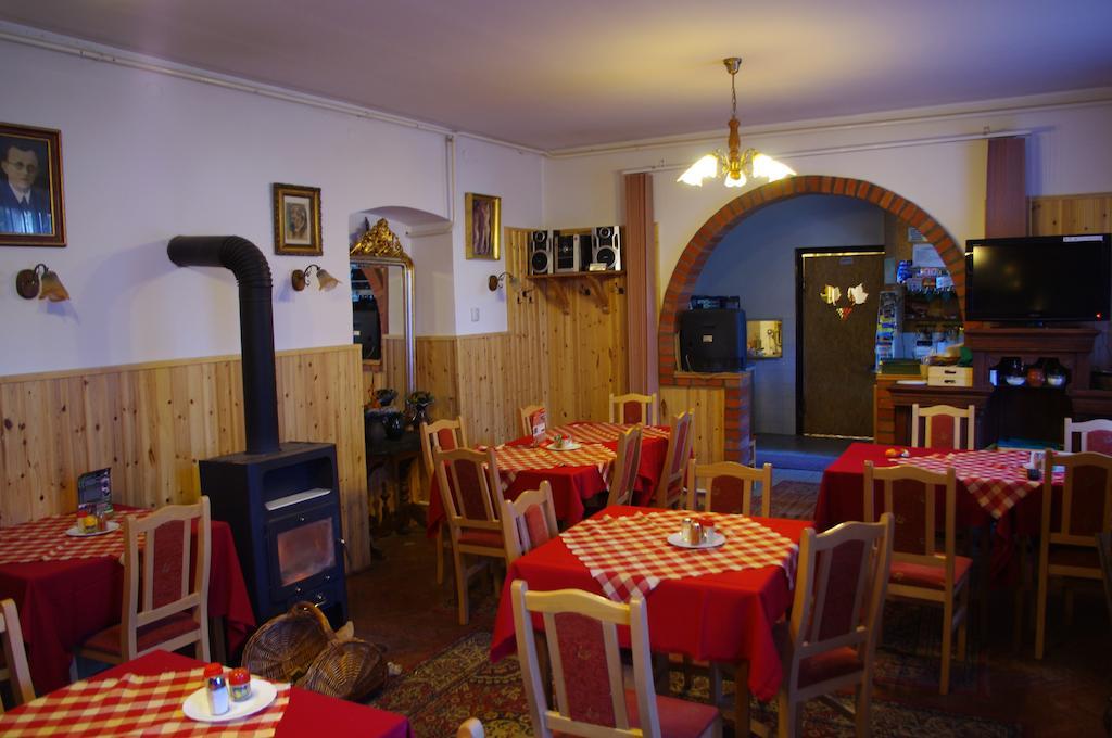 巴空伊贝尔野葡萄酒店及餐厅 Bakonybél 外观 照片
